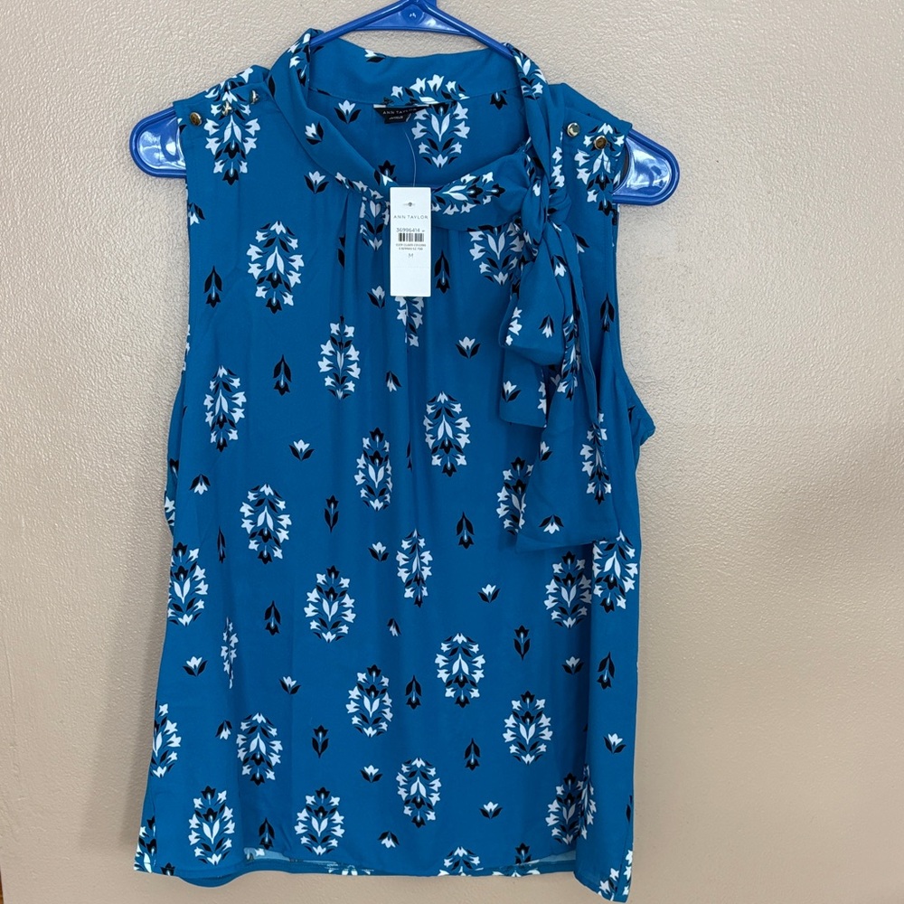 Ann Taylor Teal Sleeveless Blouse with Floral Design Mixed Media